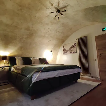 Trend 3* Брашов